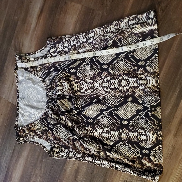 Covington snakeskin print size medium - Picture 2 of 5